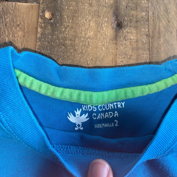 3 for $15 / Blue Orcha Embroidered T-Shirt (2) - Picture 3 of 3